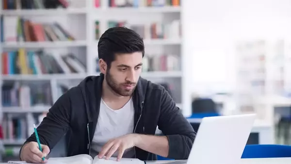 Unlocking Career Advancement: Exploring the Benefits of Online MBA Programs in Australia