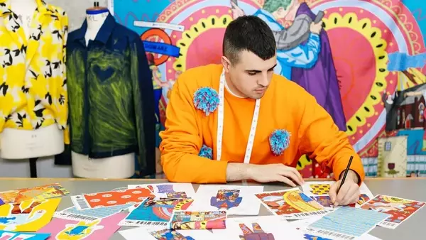Unlocking the Doors to Fashion: Exploring the Transformative Power of a Fashion Degree