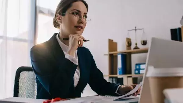 A Comprehensive Guide to Becoming a Lawyer Assistant