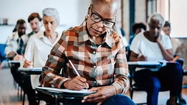 Explore Thriving Community College Programs for Seniors in 2025