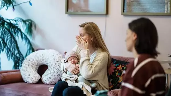 Motherhood Support Groups Often Evolve into Marriage Counseling Forums