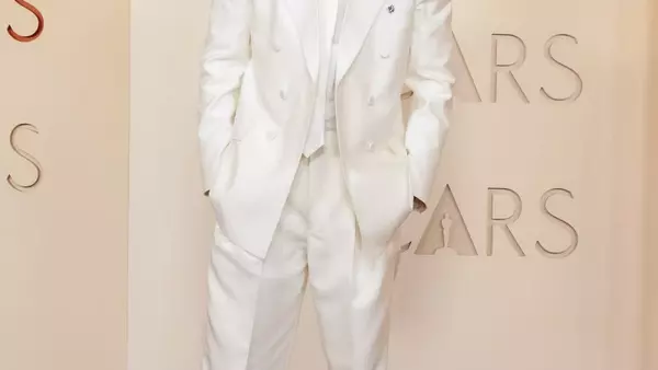 Timothée Chalamet's Daring White Suit at the 2026 Oscars Red Carpet