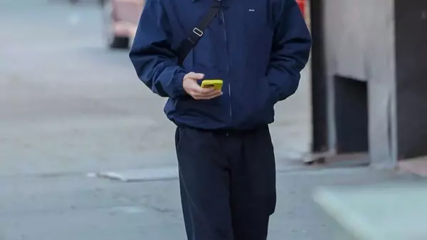 Harry Styles' Brooklyn Bridge Style: A Study in Urban Fitness and Fashion