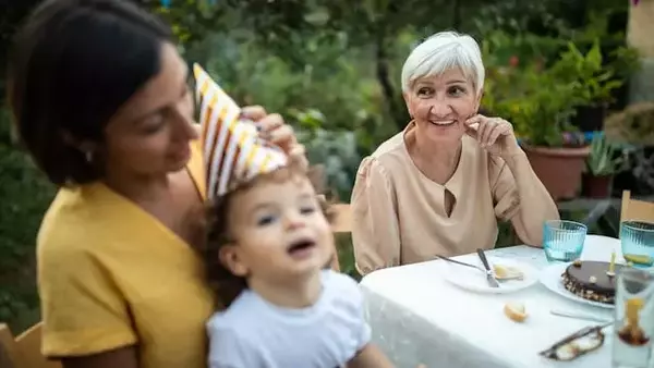 Expert Advice on Responding to Unsolicited Parenting Commentary