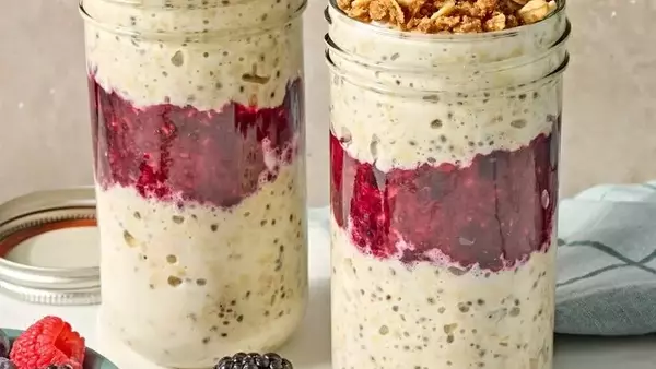 Lemon-Berry Crisp Overnight Oats: A Wholesome Breakfast Delight