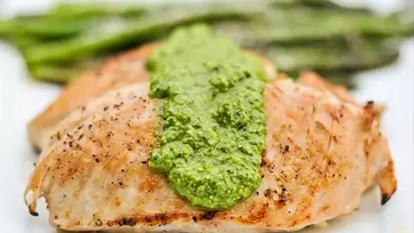 Elevating Grilled Chicken: Arugula Pesto with a Peppery Twist