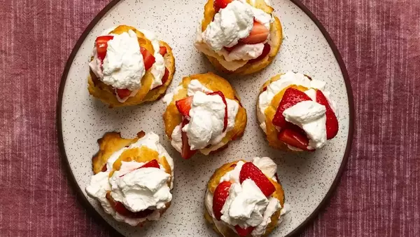 Effortless Strawberry Shortcakes: A Five-Ingredient Delight