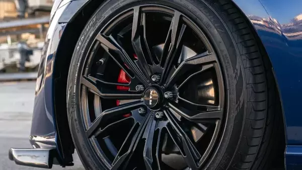 Drive with More Confidence Using Blackcircles