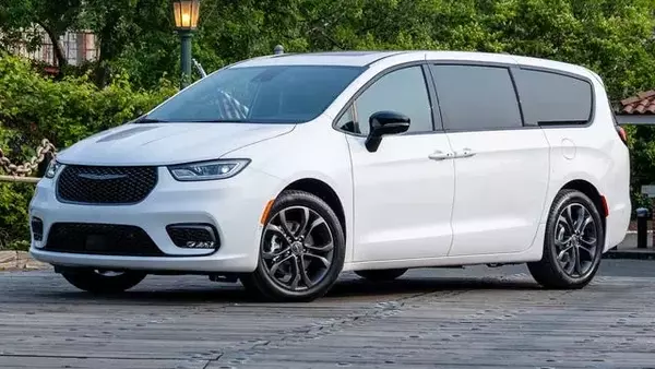 Exploring Top Pre-Owned Minivans and Essential Buying Advice
