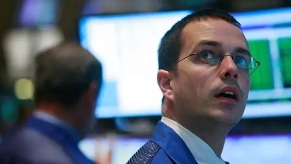 Consumer Sentiment Signals Potential Stock Market Reversal