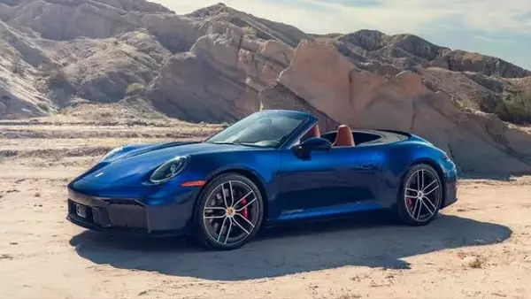 2026 Porsche 911 Carrera 4 GTS Cabriolet: A Detailed Photographic Overview