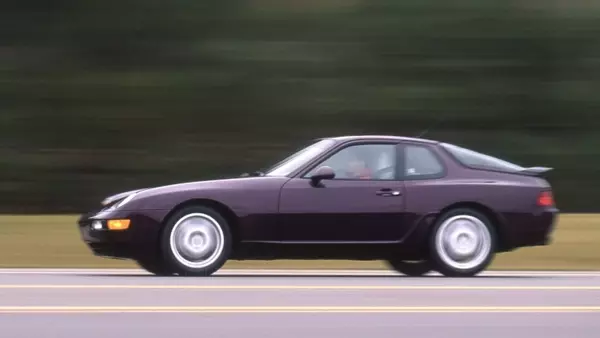 A Retrospective on the 1992 Porsche 968: Evolution and Design
