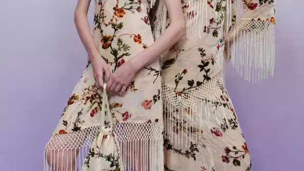 Anna Sui's Resort 2027 Collection: A Glamorous Reflection on 1960s Pop Culture