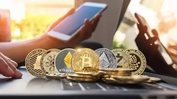 Crypto Markets Face Downturn as Expert Identifies 'Biggest Macro Opportunity' in Digital Assets