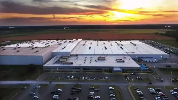 SpaceX's Controversial AI Compute Deals Spark Debate Ahead of Highly Anticipated IPO