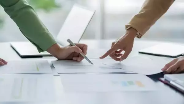 Blue Owl Secures $500 Million in Debt Funding Amidst Redemption Limits
