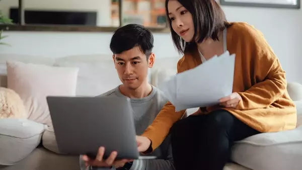 Roth IRA Usage: Holdings vs. Contributions