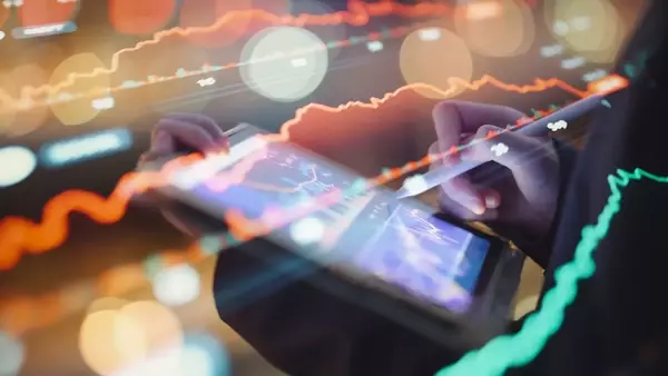 Market Volatility: Geopolitics and Inflation Impact Tech Stocks