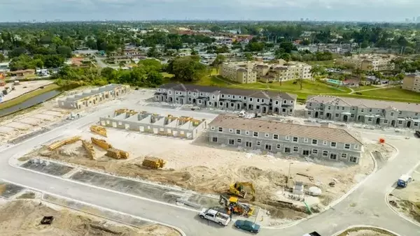 Lennar's Housing Market Challenges: A 'Sell' Rating Maintained Amidst Slow Recovery