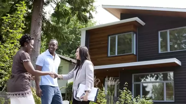Understanding Real Estate Professionals: Agents, Brokers, and Realtors