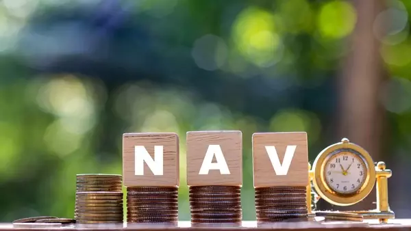 Unpacking ETF Valuations: NAV vs. Market Price