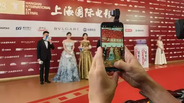 Honor and Arri Introduce Robot Phone at Shanghai Film Festival