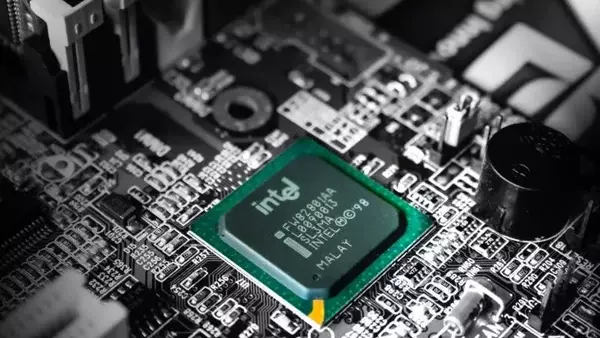 Jim Cramer's View: Intel as a Viable Alternative to TSMC in the Semiconductor Industry