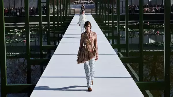 The Evolution of Denim: From Everyday Wear to High Fashion