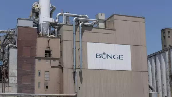 Bunge Stock Rating Adjusted: From 'Buy' to 'Hold' Amidst Near Record Highs