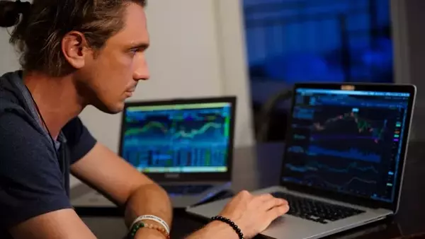 AI Giants Outpace Accenture in Market Performance, Analyst Notes