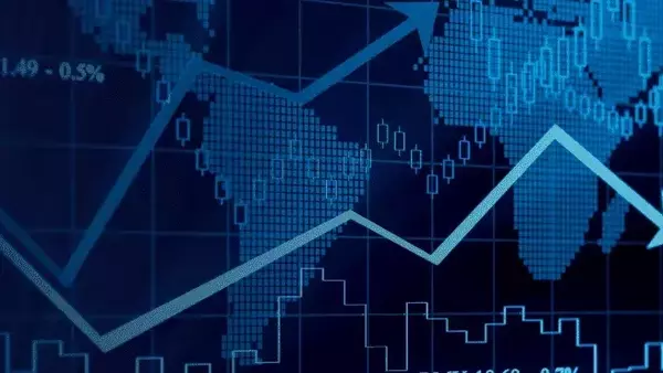 The Dynamics of International Trade and Comparative Advantage