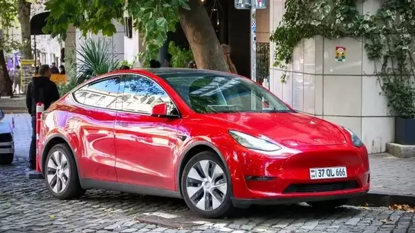 Tesla's Stance in the US BEV Market Amidst Stagnation and Future Ambitions