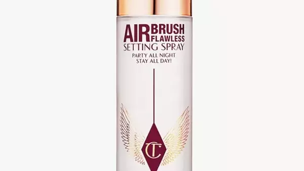 The Ultimate Guide to Long-Lasting Makeup: Top Setting Sprays Reviewed