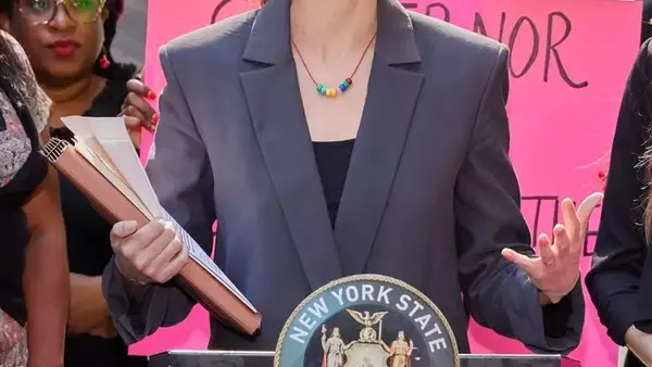 Fashion Workers Act: One Year On, Revolutionizing Model Protections and AI Regulations