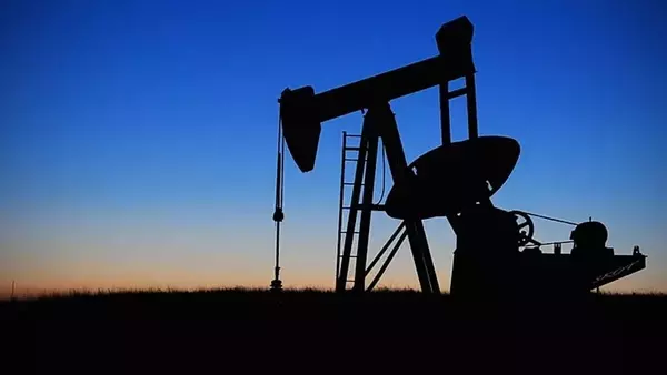 Goldman Sachs Adjusts Oil Price Forecasts Amidst Hormuz Strait Reopening